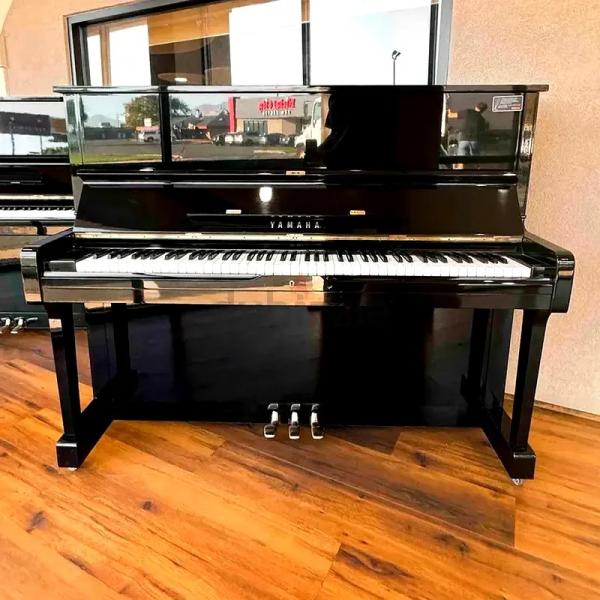 Yamaha U1 (788243) Upright Piano