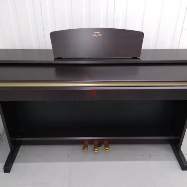 Yamaha Arius YDP 161 Rosewood Digital Piano