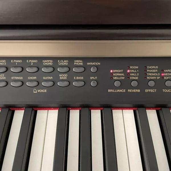 Yamaha Clavinova CLP 240 Rosewood Digital Piano