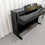 Yamaha CLP 330 Polished Ebony