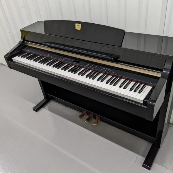Yamaha CLP 330 Polished Ebony