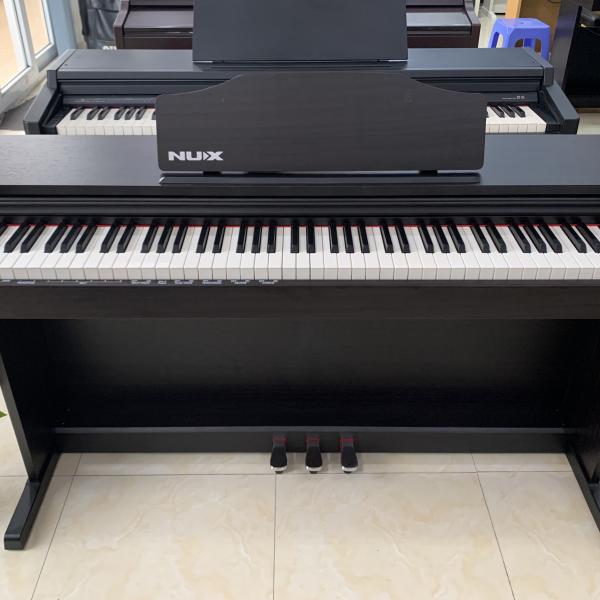 NUX WK 400 Digital Piano - Perfect for Musicians of All Levels